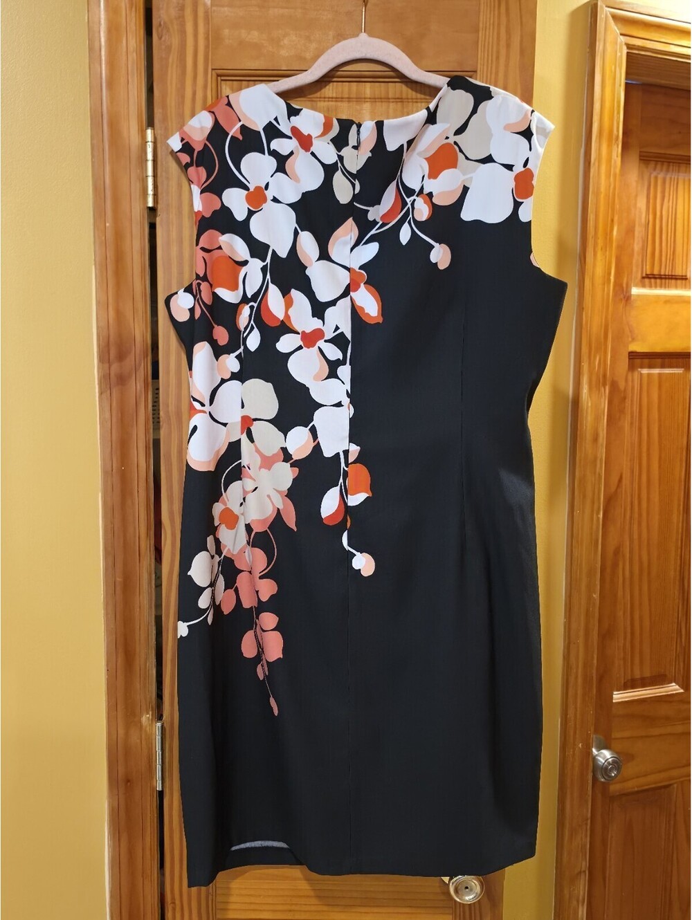 New York and Company Sheath Floral Dress Size 18 Black
